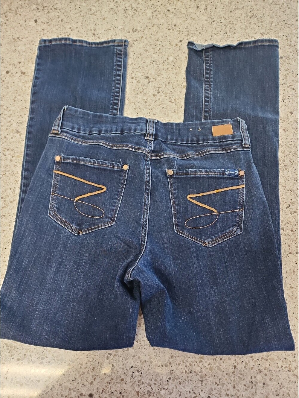 Jeans - Picture 2 of 9